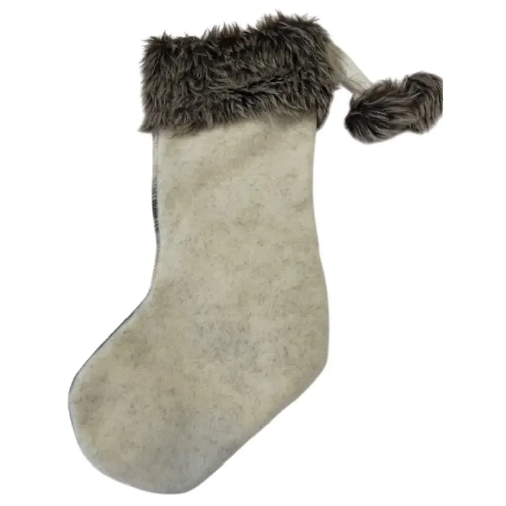 Fengxin Ornaments Crafts Factory recycled wool stocking. - Picture 3 of 4
